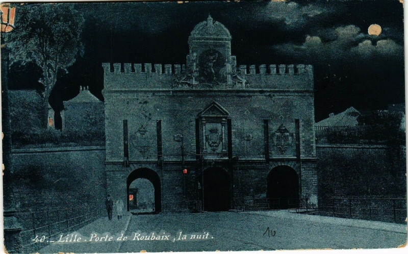 Carte postale ancienne Lille-Porte de Roubaix la nuit à Roubaix