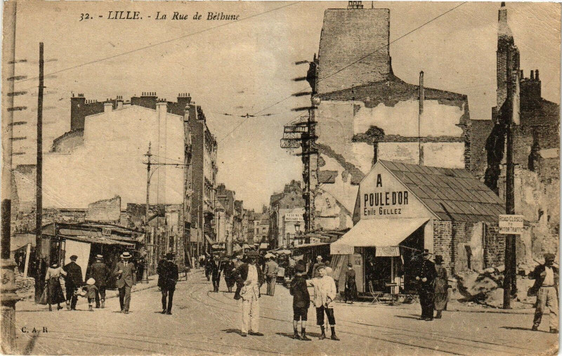 Carte postale ancienne Lille-La Rue de Bethune à Lille