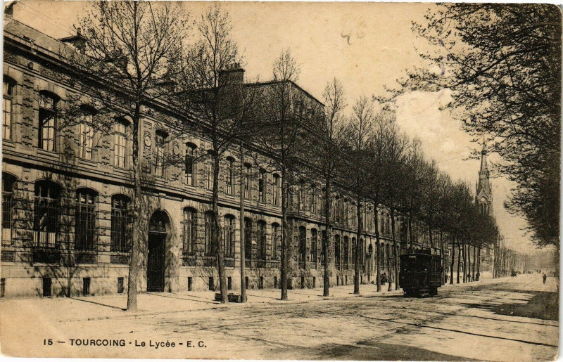 Carte postale ancienne Tourcoing-Le Lycée à Tourcoing