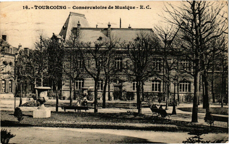 Carte postale ancienne Tourcoing-Conservatoire de Musique à Tourcoing