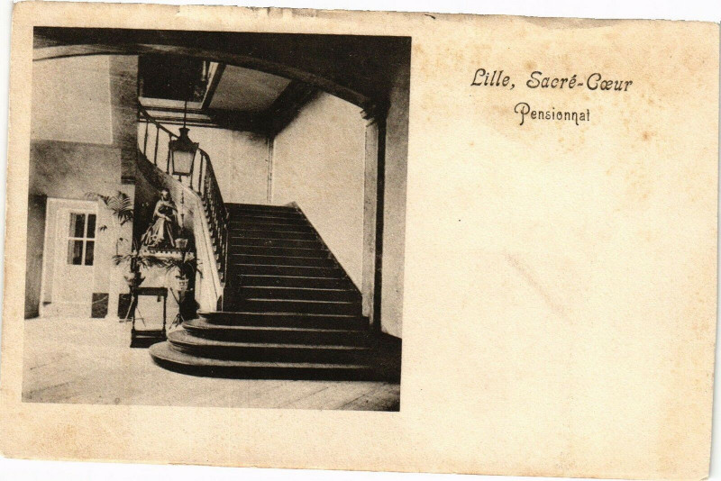 Carte postale ancienne Lille-Sacre Coeur Pensionnat à Lille