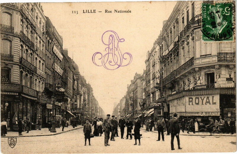 Carte postale ancienne Lille-Rue Nationale à Lille