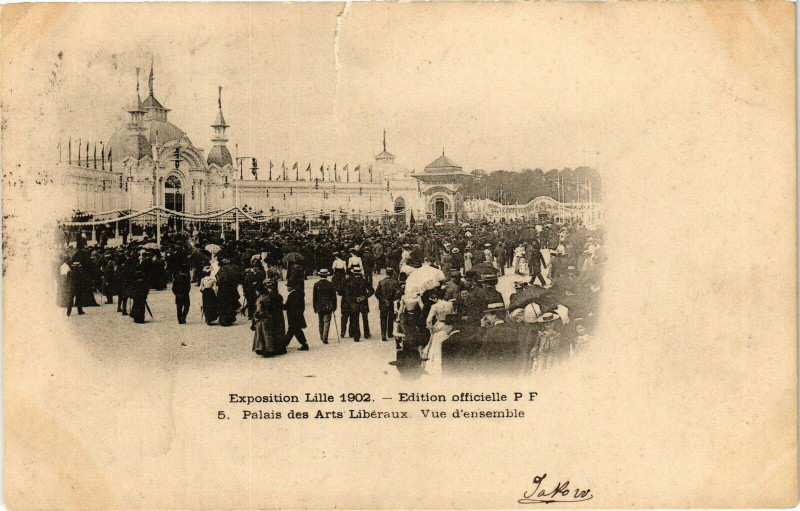 Carte postale ancienne Lille-Palais des Arts Liberiaux-Vue d'ensemble à Lille