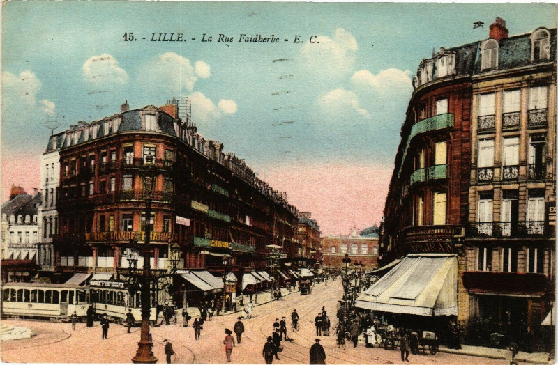 Carte postale ancienne Lille-La Rue Faidherbe à Lille