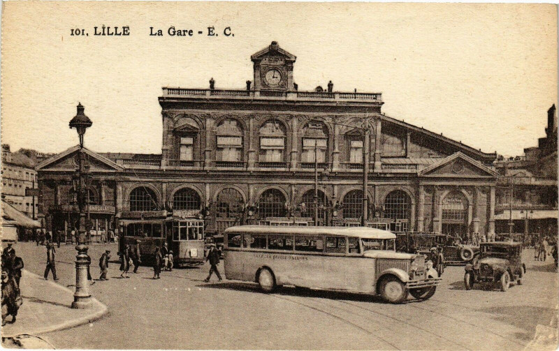 Carte postale ancienne Lille-La Gare à Lille