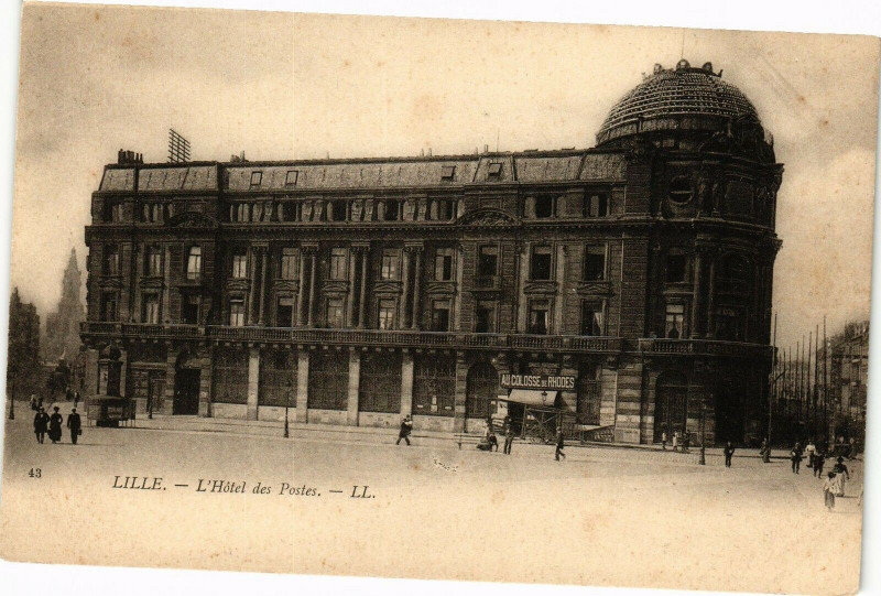 Carte postale ancienne Lille-L'Hotel des Postes à Lille