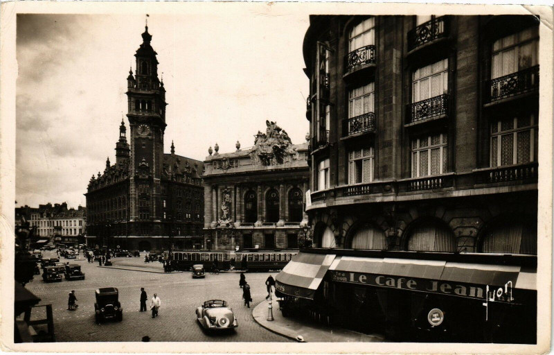 Carte postale ancienne Lille-Hotel Carlton Café Jean le Theatre et la nouvelle Bourse à Lille