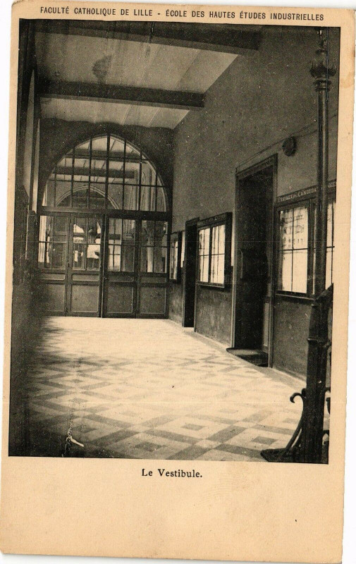 Carte postale ancienne Faculte catholique de Lille - Ecole des hautes etudes industrielle à Lille