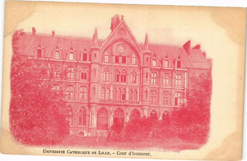 Carte postale ancienne Universite catholique de Lille - Cour d'Honneur à Lille