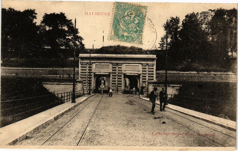 Carte postale ancienne Maubeuge. - Laffincur santin à Maubeuge