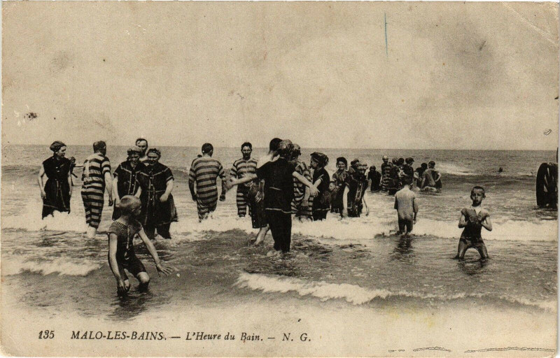 Carte postale ancienne Malo-les-Bains - L'heure du bain