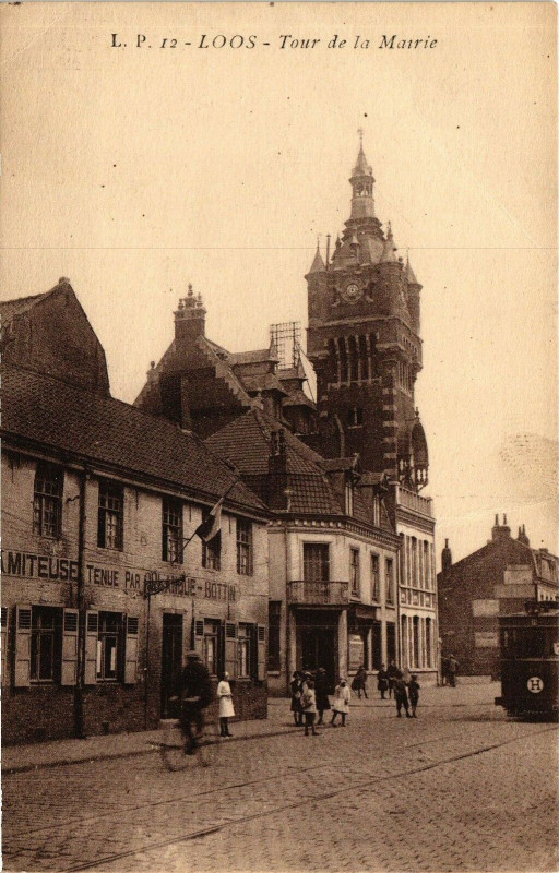 Carte postale ancienne Tour de la Mairie à Loos