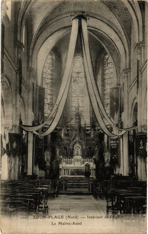 Carte postale ancienne Loon - Plage - Interieur de l'Eglise à Loon-Plage