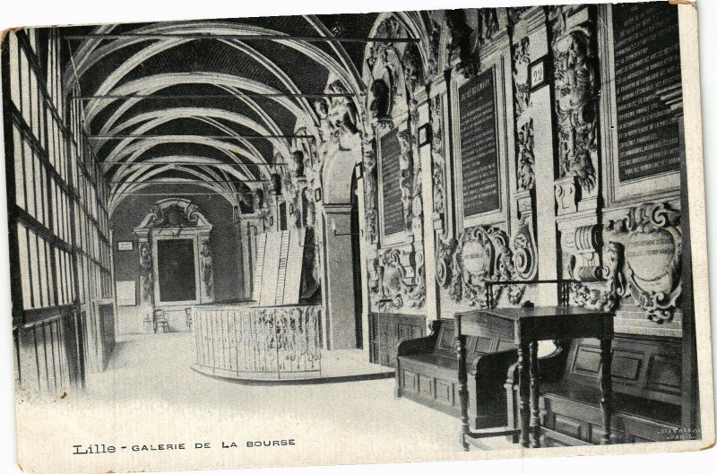 Carte postale ancienne Lille-Galerie de la Bourse à Lille