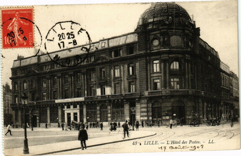Carte postale ancienne Lille-L'Hotel des Postes à Lille
