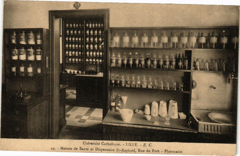 Carte postale ancienne Universite Catholique - Lille - Maison de Sante et Dispensaire à Lille