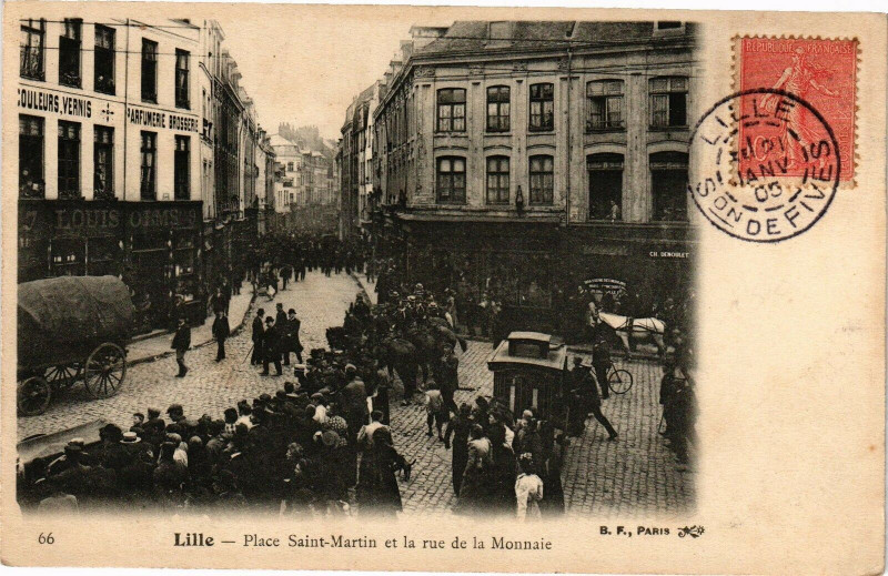 Carte postale ancienne Lille - Place Saint-Martin et la rue de la Monnaie à Lille