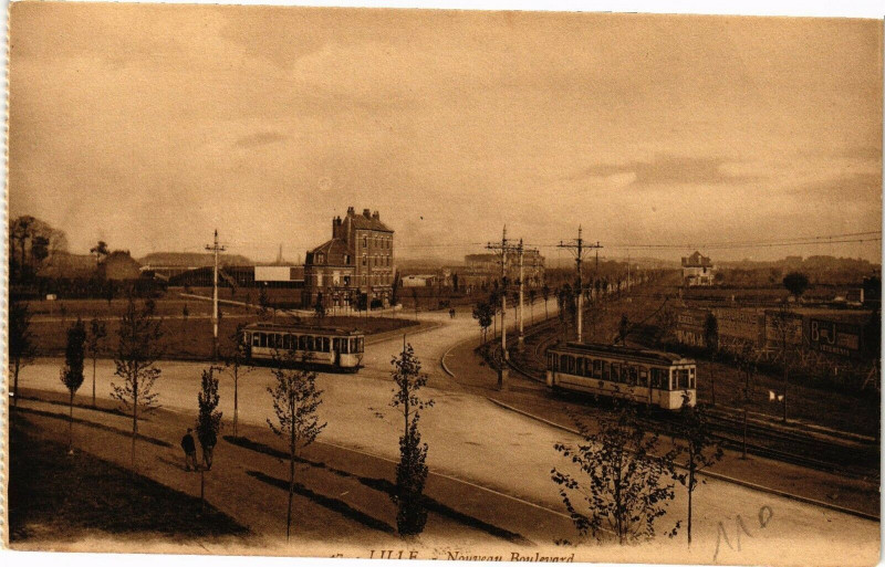 Carte postale ancienne Lille - Nouveau Boulevard à Lille