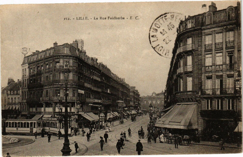 Carte postale ancienne Lille - La Rue Faidherbe à Lille