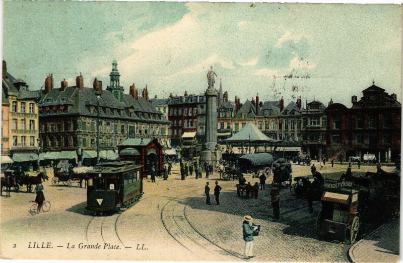 Carte postale ancienne Lille - La Grande Place à Lille