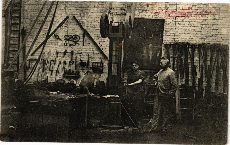 Carte postale ancienne Lille - Inst. Cath. d'Arts et Metiers à Lille