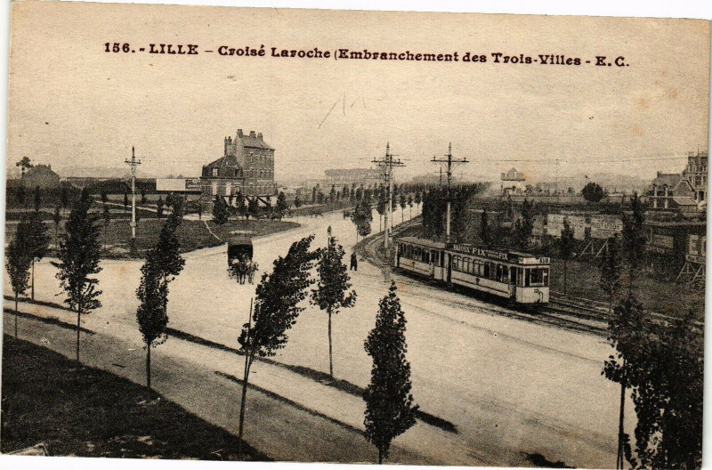 Carte postale ancienne Lille - Croise Laroche (EmBRANCHEment des Trois-Villes) à Lille