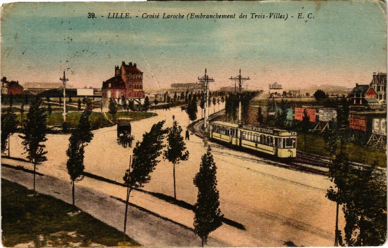 Carte postale ancienne Lille - Croise Laroche (EmBRANCHEment des Trois-Villes) à Lille