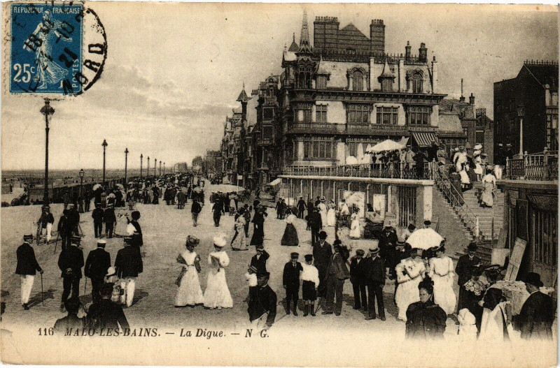 Carte postale ancienne Malo-les-Bains - La digue