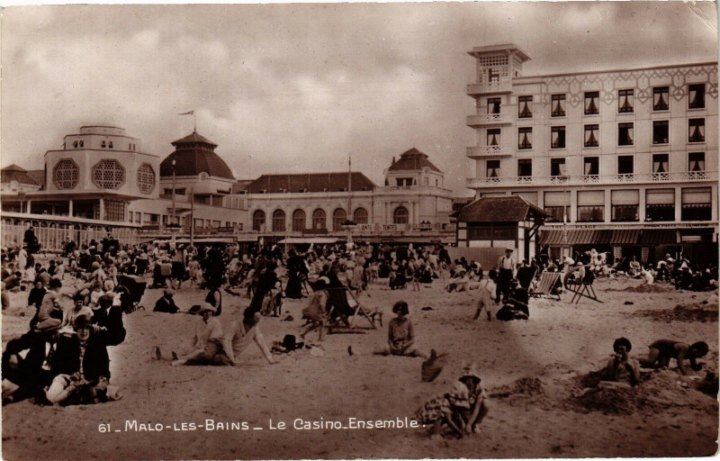 Carte postale ancienne Malo-les-Bains - Le Casino ensemble