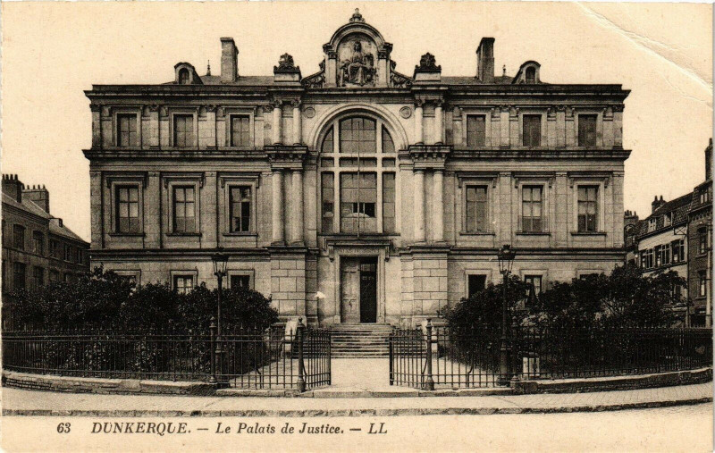 Carte postale ancienne Dunkerque - Le Palais de Justice à Dunkerque