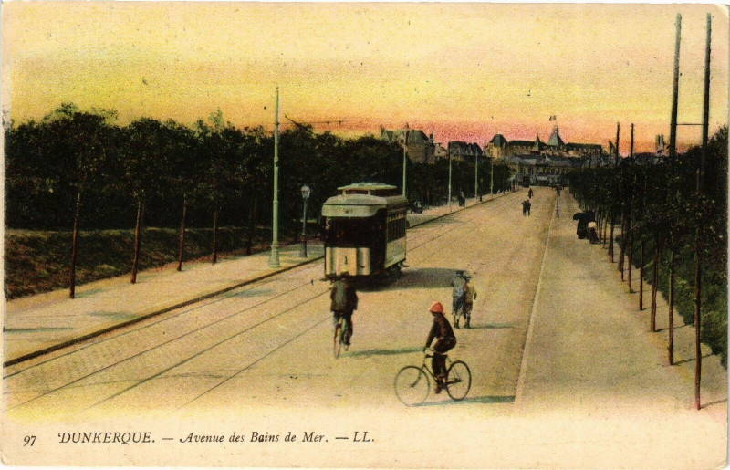 Carte postale ancienne Dunkerque - Avenue des Bains de Mer à Dunkerque
