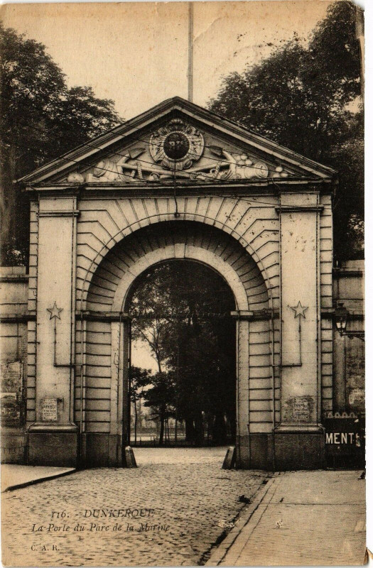 Carte postale ancienne Dunkerque - La Porte du Parc de la Marine à Dunkerque