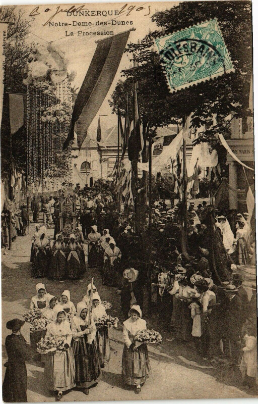 Carte postale ancienne Dunkerque - N.-D.-des-Dunes - La Procession à Dunkerque
