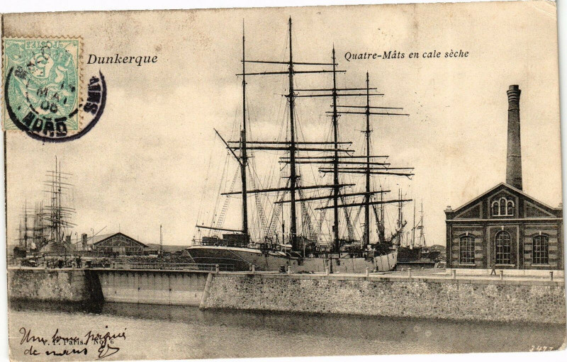 Carte postale ancienne Dunkerque - Quatre-Mats en cale seche à Dunkerque
