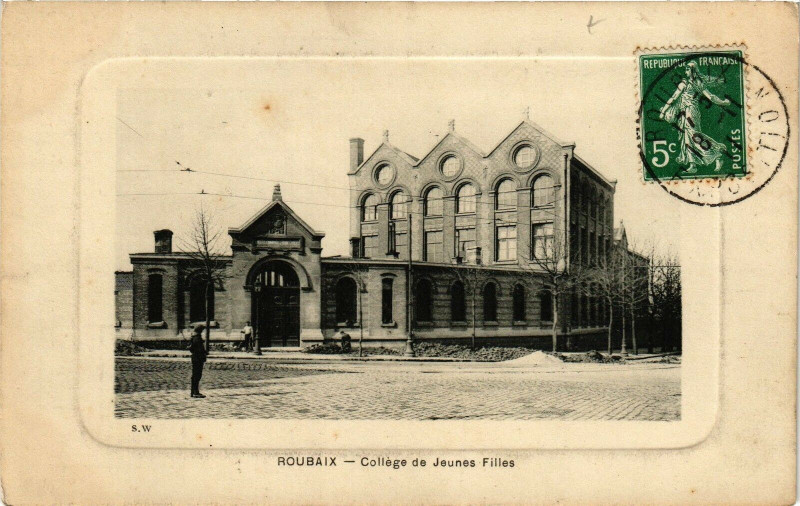 Carte postale ancienne Roubaix - College de Jeunes Filles à Roubaix