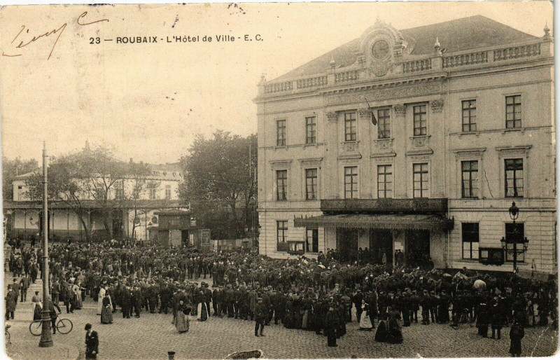 Carte postale ancienne Roubaix - L'Hotel de Ville à Roubaix