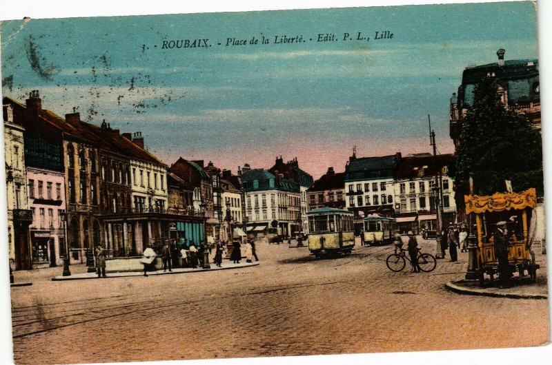Carte postale ancienne Roubaix - Place de la Liberte à Roubaix