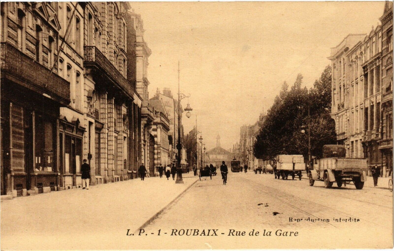 Carte postale ancienne Roubaix - Rue de la Gare à Roubaix