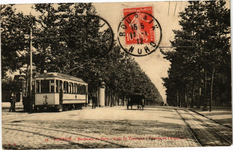 Carte postale ancienne Roubaix - Boulevard de Paris - Apres du Tramway - l'entrée de.... à Roubaix
