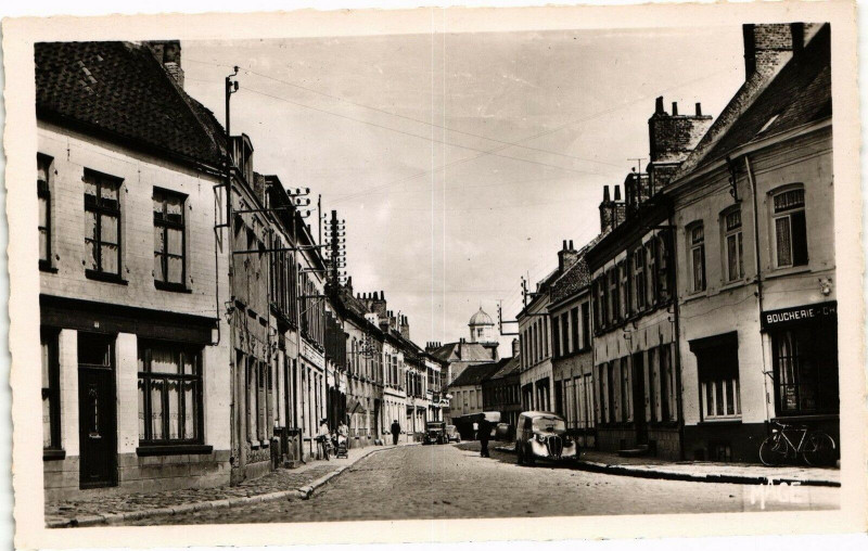 Carte postale ancienne Bourbourg - Rue de Gravelines à Bourbourg