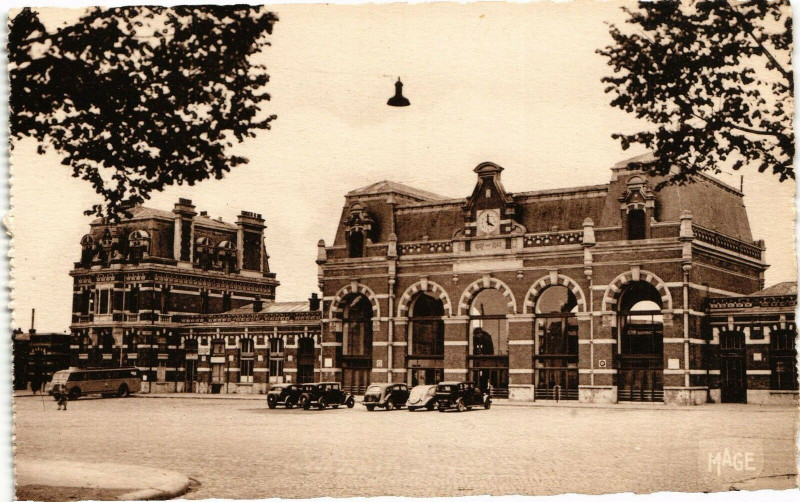 Carte postale ancienne Cambrai - La Gare à Cambrai