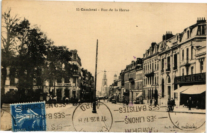 Carte postale ancienne Cambrai - Rue de la Herse à Cambrai