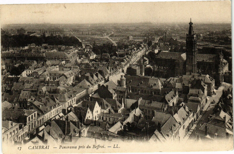 Carte postale ancienne Cambrai - Panorama pris du Beffroi à Cambrai
