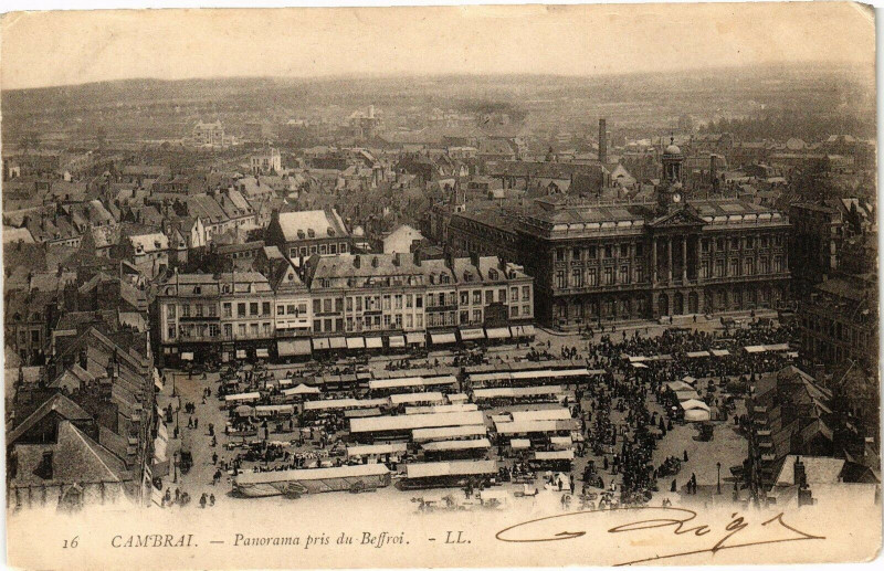 Carte postale ancienne Cambrai - Panorama pris du Beffroi à Cambrai