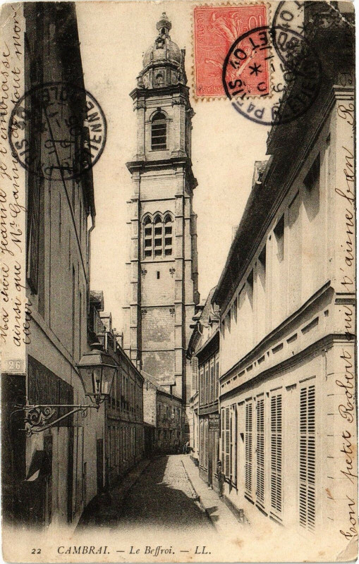 Carte postale ancienne Cambrai - Le Beffroi à Cambrai