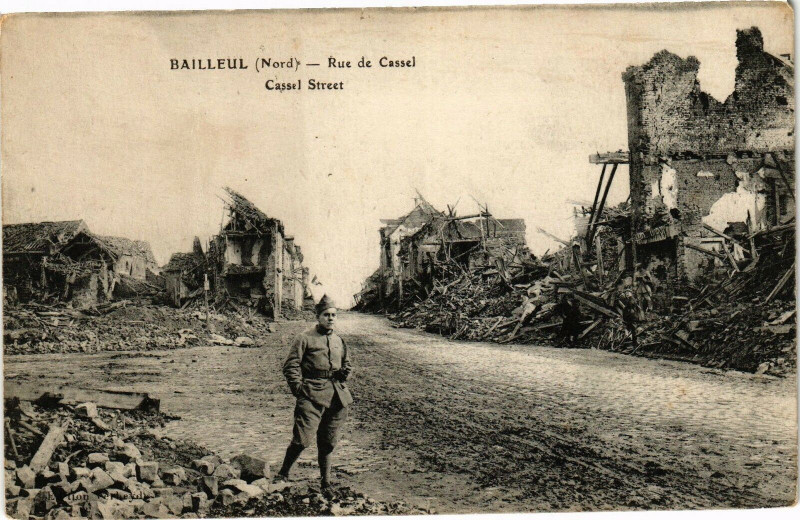 Carte postale ancienne Bailleul - Rue de Cassel à Bailleul