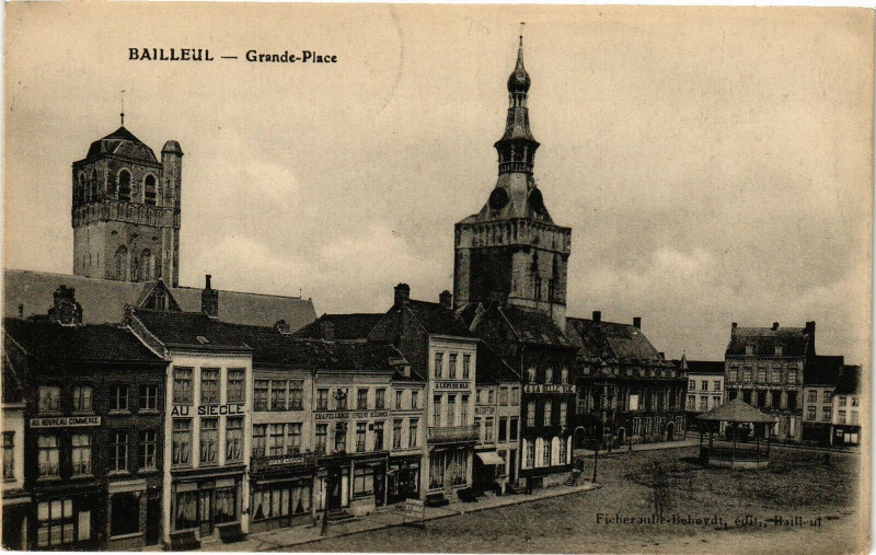 Carte postale ancienne Bailleul - Grande-Place à Bailleul