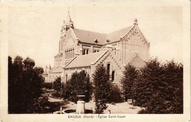 Carte postale ancienne Bailleul - Eglise Sait-Vaast à Bailleul