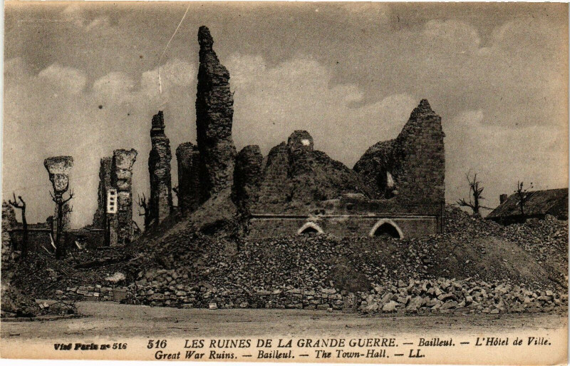 Carte postale ancienne Les Ruines de la Grande Guerre - Baillent - l'Hotel de Ville à Erre