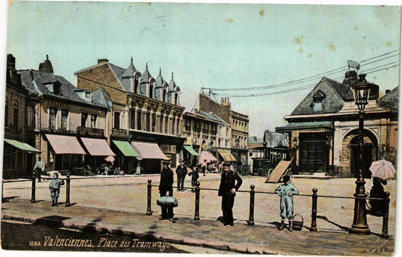 Carte postale ancienne Valenciennes - Place des tramways à Valenciennes